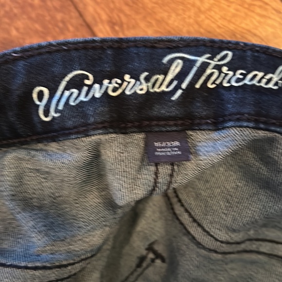 Universal Thread High Rise Denim Bermuda Shorts Size 16 - Picture 8 of 8